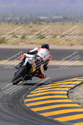 media/Oct-08-2022-SoCal Trackdays (Sat) [[1fc3beec89]]/Turn 11 Backside (1145am)/